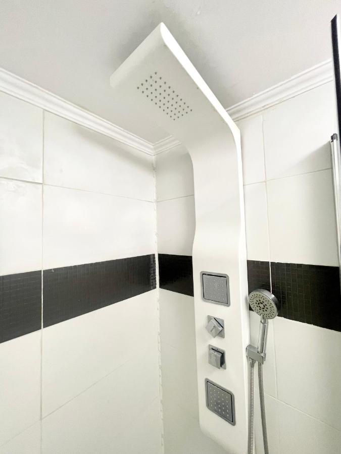 White 2 Apartment Bucharest Exterior photo