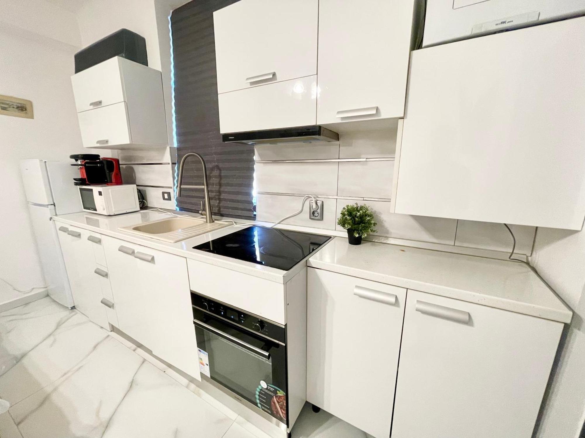 White 2 Apartment Bucharest Exterior photo